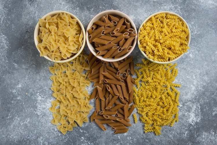 Na naše skvelé cestoviny bez mäsa si môžete zvoliť akýkoľvek osvedčený druh. Fotka - Magnific