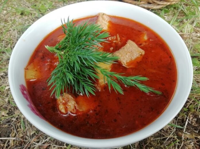 Vynikajúci kotlíkový guláš. Foto - Nela