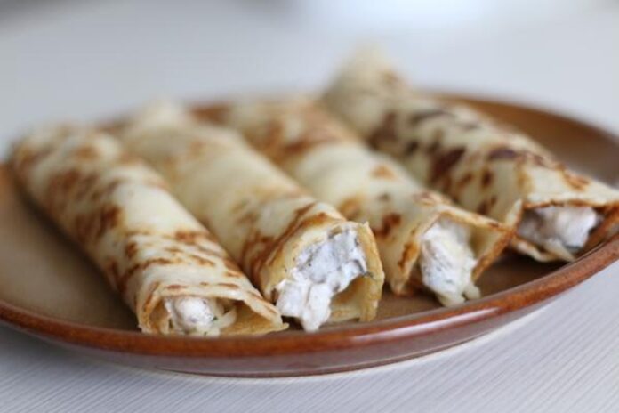 Vynikajúce slané palacinky so šampiňónmi, RECEPT čím naplniť slané palacinky. Foto - Jaja
