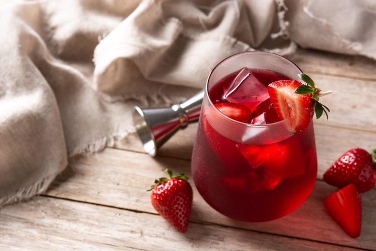 Jahodový sirup. Fotka - Redakcia Žien v meste