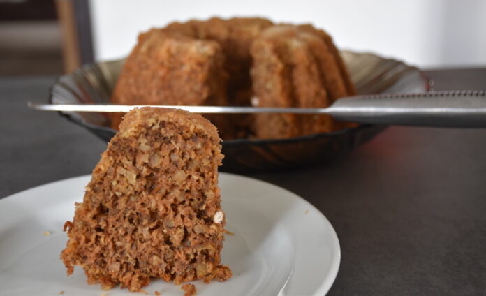 Mrkvová bábovka s orechami, zdravý recept. Foto - Kristýna