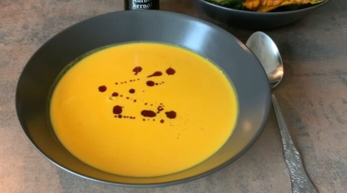 Hokkaido krémová polievka so smotanou - recept. Foto - ZvM