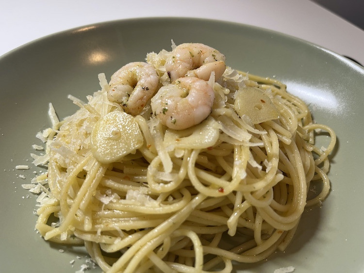 Špagety Aglio olio s krevetami. Fotka - Redakcia Žien v meste
