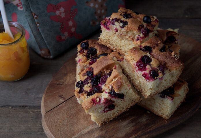 Hrnčeková bublanina s ovocím - tu je náš recept. Foto - pexels
