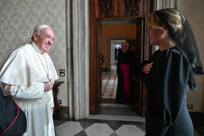 Prezidentka Zuzana Čaputová na návšteve u pápeža Františka. Foto - TASR/AP