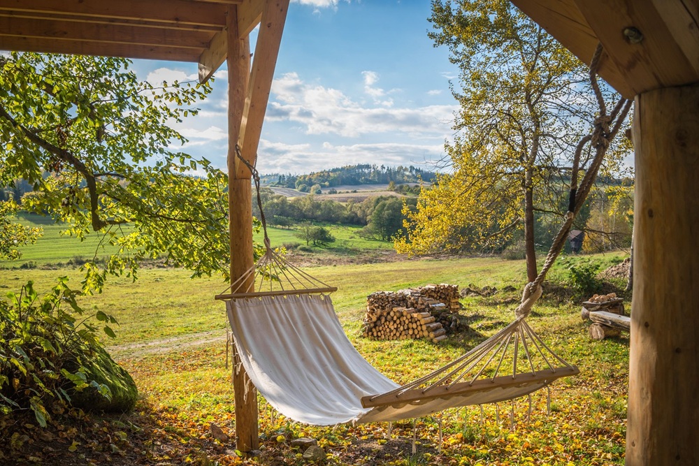Treehouse u lipového květu. Foto - Vysočina Tourism