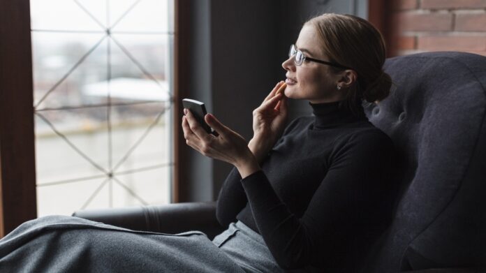 Quiet luxury (tichý luxus) nie je o tom, čo všetko máte na sebe, ale ako to nosíte. Ilustračné foto - pexels