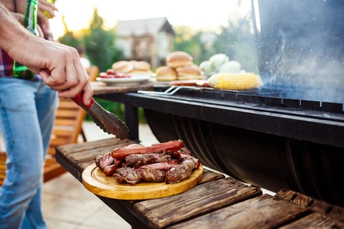 BBQ omáčka patrí ku grilovaniu. Foto - freepik