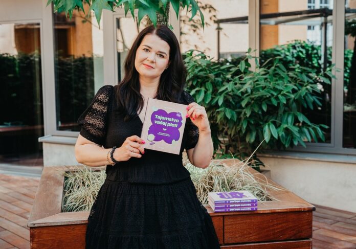 Katka Balabánová a jej kniha Tajomstvo vašej pleti. Foto - Kristýna Vlčková