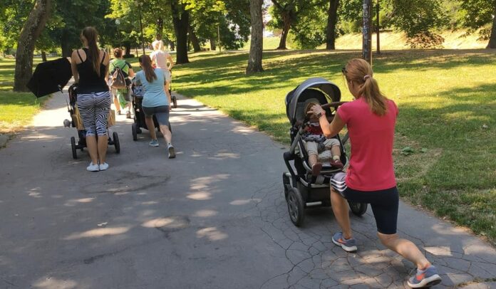 Strollering - cvičenie s kočíkom. Foto - Strollering Trnava - Cvičenie s kočíkom