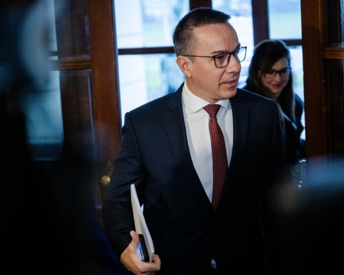 Tripartita schválila zákon, ktorý má ukončiť rozdiely v odmeňovaní mužov a žien, oznámil minister práce Erik Tomáš. Foto TASR - Jakub Kotian