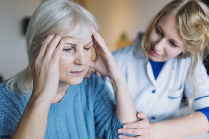 Alzheimerova choroba: Príznaky sa môžu objaviť už okolo 50. roku života. Foto - freepik