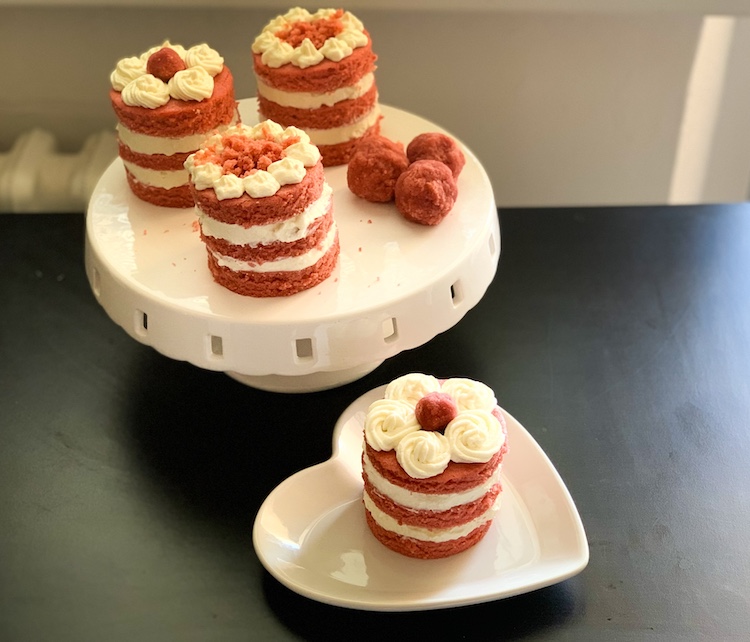 Finálny výsledok Red Velvet tortičiek. Fotka - Andrea Bunčeková
