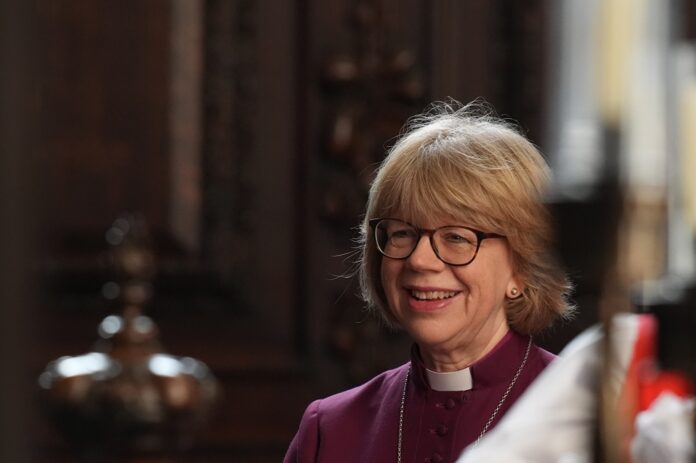 Je to odkaz ženám, že nič nie je nemožné, hovorí prvá anglikánska arcibiskupka z Canterbury Sarah Mullallyová. Foto - TASR/AP