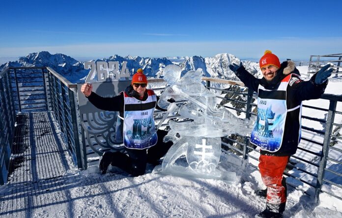 Umelci na Hrebienku vytvárajú 20 ľadových sôch, irackí sochári vytvorili Petru Vlhovú. Foto - FB/Vysoké Tatry