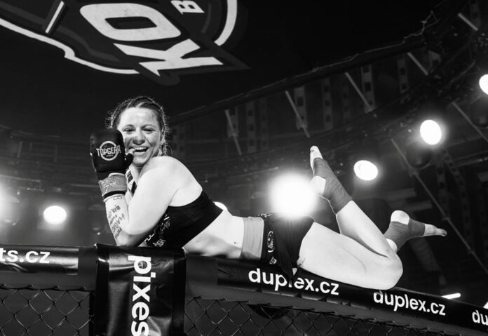 Tragicky zomrela česká influencerka Mína. Mala iba 23 rokov. Foto - FB/clashmma