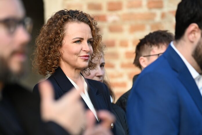 Kandidátka na primátorku Trnavy Andrea Čajková. Trnava ešte nemala primátorku. FOTO TASR - Lukáš Grinaj