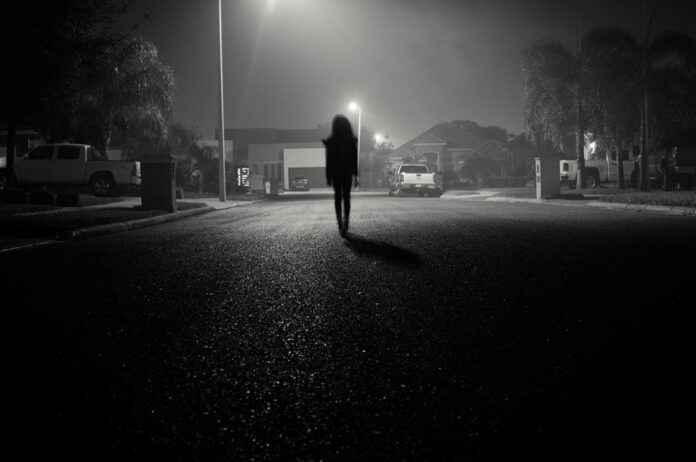 Prieskum: Každá druhá Slovenka sa bojí ísť sama v noci po ulici. Foto - freepik