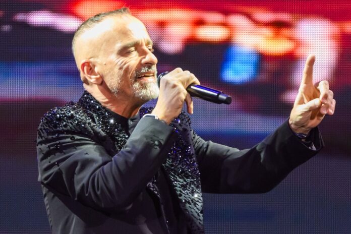 Eros Ramazzotti vypredal Tipos arénu. Foto TASR - Jaroslav Novák