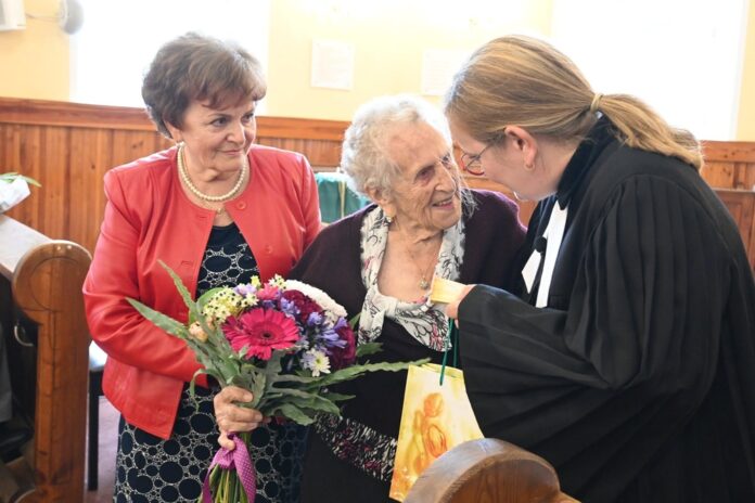 Mária Gulisová oslávila 105 rokov a je najstaršou obyvateľkou Martina. Foto - FB/ECAV MT