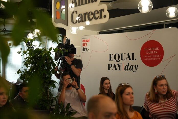 Materská nemá byť prekážkou v kariére. Equal Pay Day otvorí tému rovnosti žien v práci. Foto - OZ Akčné ženy