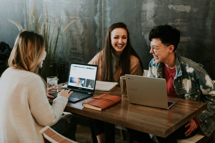 Ako si zjednodušiť pracovný život? Praktické tipy pre lepšie fungovanie firmy aj každodennú pohodu. Foto - unsplash